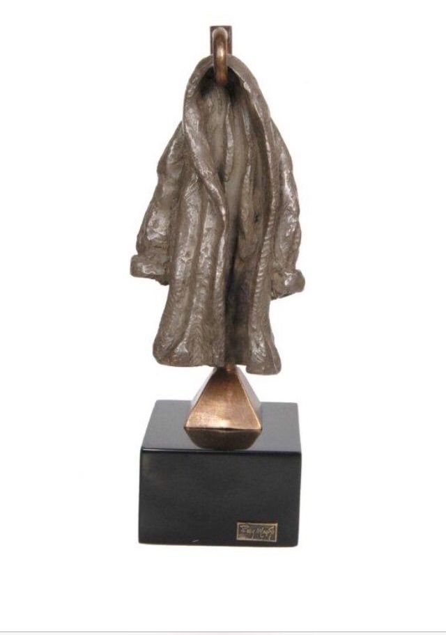 ROSY MAÇORO “Kürk Palto” Bronz 29 x 8 x 8 cm 18.000 ₺+ KDV